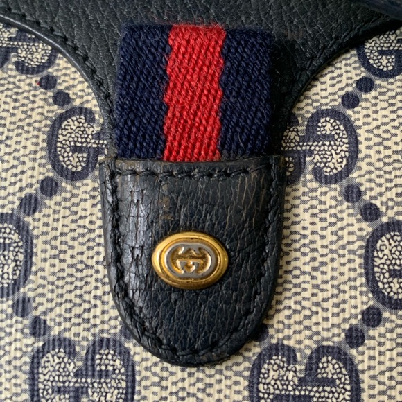 (55) GUCCI 80s Navy Crossbody - Picture 5 of 10